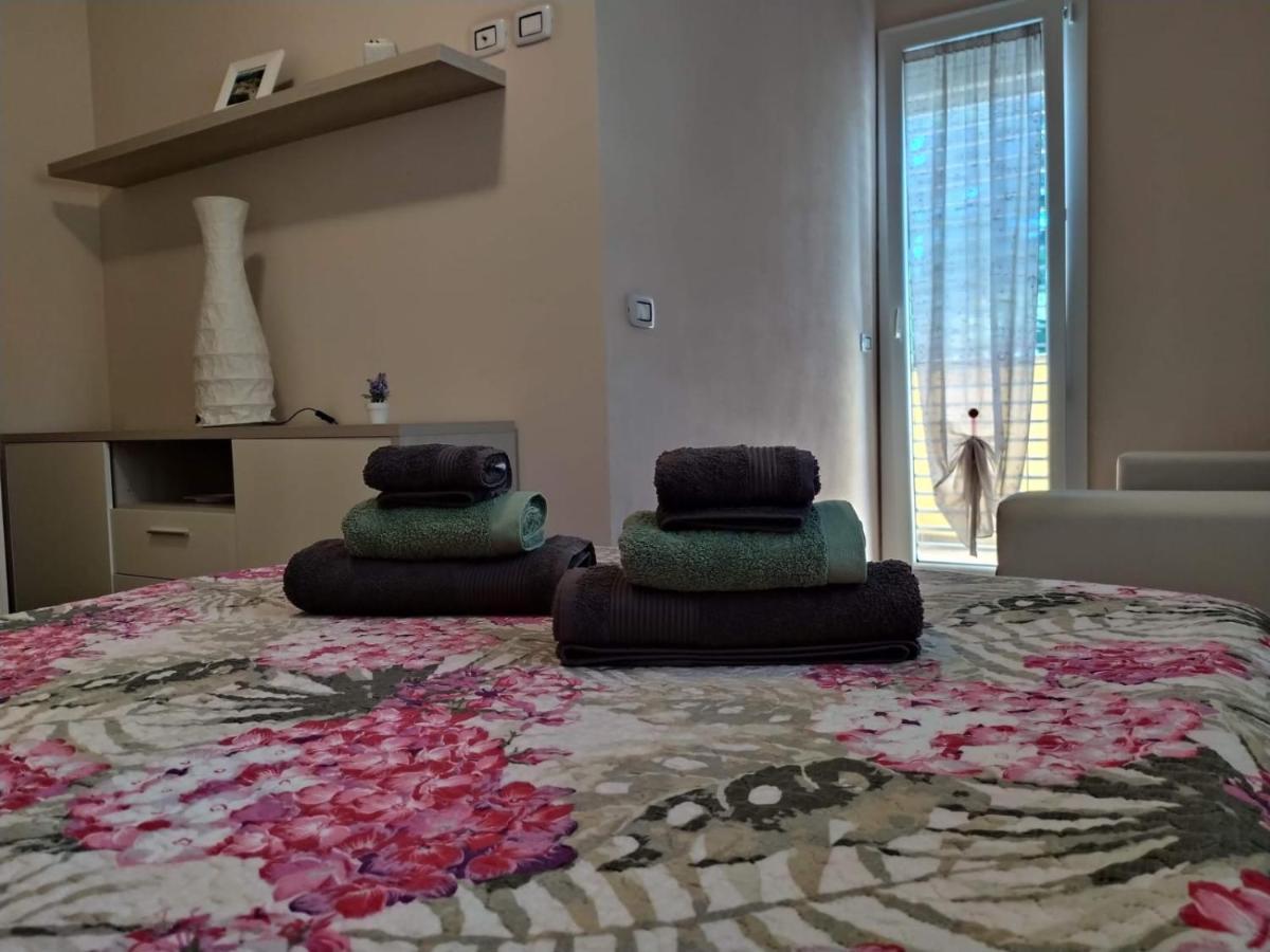 Marino Apartments Леванто Екстериор снимка